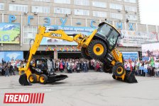 Шоу экскаваторов в Екатеринбурге  (фото)