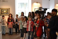 В Баку открылась выставка юного художника "Продолжение следует…" (фото)