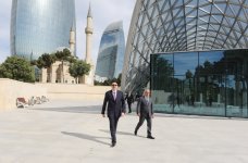 Президент Азербайджана ознакомился с условиями, созданными в Нагорном парке после реконструкции  (ФОТО) (версия 2)