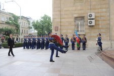 Президент Ильхам Алиев посетил монумент, воздвигнутый в честь Азербайджанской Демократической Республики (ФОТО)