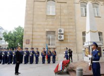 Президент Ильхам Алиев посетил монумент, воздвигнутый в честь Азербайджанской Демократической Республики (ФОТО)