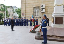 Президент Ильхам Алиев посетил монумент, воздвигнутый в честь Азербайджанской Демократической Республики (ФОТО)