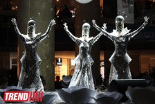Московская группа "Extravaganza"  выступила в Баку в необычных костюмах - неоновое шоу (фото)