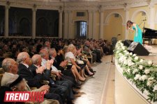 Гюнешь с успехом выступила в Баку: "Азербайджан - моя историческая родина!"  (фото)