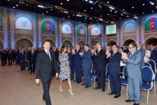 Правящая партия выдвинула кандидатуру Ильхама Алиева на пост Президента Азербайджана (ФОТО)