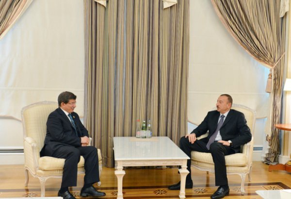 Президент Азербайджана принял главу МИД Турции