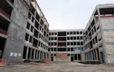 Первая леди Азербайджана Мехрибан Алиева ознакомилась с ходом реконструкции здания средней школы номер 23 в Баку (ФОТО)