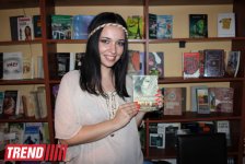 Ирана Гасымова презентовала книгу "Женщина, которая поэт" (фото)