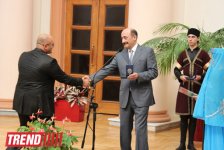 В Азербайджане работникам культуры и туризма впервые вручены почетные нагрудные знаки (фото)
