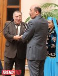 В Азербайджане работникам культуры и туризма впервые вручены почетные нагрудные знаки (фото)