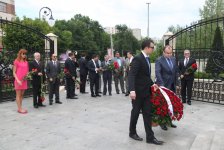 Национальное телевидение Украины сняло документальный фильм о Гейдаре Алиеве (ФОТО)