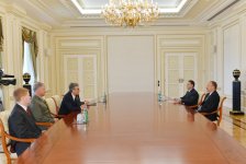 Президент Азербайджана принял первого замминистра обороны Великобритании