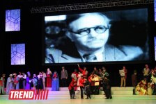 В Баку состоялся праздничный вечер, посвященный 140-летию создания азербайджанского театра (фото)