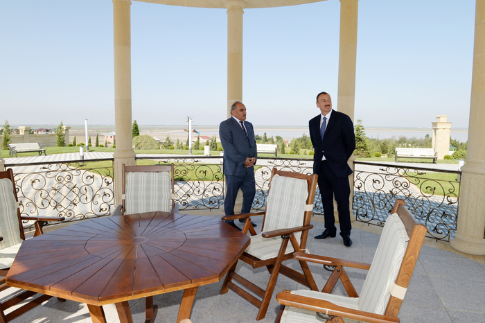 Azerbaijani President views Flag Square in Shirvan (PHOTO)