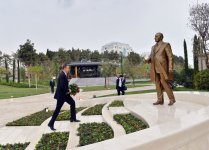 Президент Азербайджана принял участие в открытии здания Бинагадинской районной организации партии «Ени Азербайджан» (ФОТО)