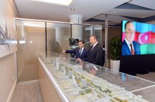 Президент Азербайджана принял участие в открытии административного здания ИВ Бинагадинского района Баку (ФОТО)