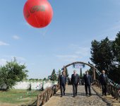 Президент Азербайджана ознакомился в Агстафе с Парком исторических и современных памятников под открытым небом (ФОТО)