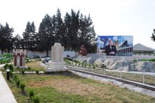Президент Азербайджана ознакомился в Агстафе с Парком исторических и современных памятников под открытым небом (ФОТО)