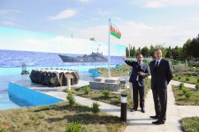 Президент Азербайджана ознакомился в Агстафе с Парком исторических и современных памятников под открытым небом (ФОТО)