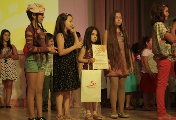 5-летняя Сельджан из Азербайджана добилась успеха  на Golden Sparkles (фото)