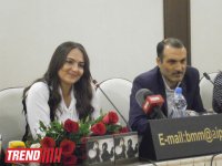 Ханенде Гюллю Мурадова презентовала альбом "Родная земля Карабах" (фото)