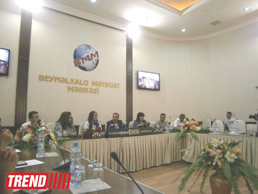 Ханенде Гюллю Мурадова презентовала альбом "Родная земля Карабах" (фото)