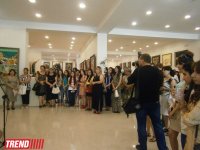 В Баку представлены осенние пейзажи известного художника Леонида Афремова (фото)