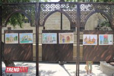 В Баку открылась выставка "Азербайджан и Узбекистан - глазами детей" (фотосессия)