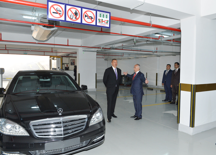 Президент Азербайджана принял участие в открытии подземной автостоянки, построенной в центре Баку (ФОТО)