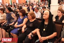 Шафигу Ахундову аплодисментами проводили в последний путь (фото)