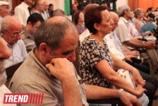 Шафигу Ахундову аплодисментами проводили в последний путь (фото)