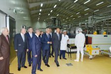 Президент Ильхам Алиев ознакомился с животноводческим и молочным комплексом в Кюрдамире (ФОТО)
