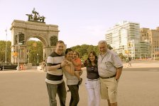 Счастливый Юлий Гусман отмечает 75-летие: от врача-психиатра до КВН и режиссера (ФОТО)