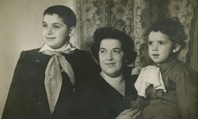 Счастливый Юлий Гусман отмечает 75-летие: от врача-психиатра до КВН и режиссера (ФОТО)