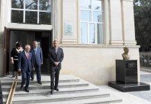 Президент Азербайджана ознакомился с работами по капремонту, проведенными в бакинской общеобразовательной школе (ФОТО)