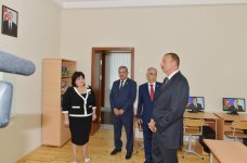 Президент Азербайджана ознакомился с работами по капремонту, проведенными в бакинской общеобразовательной школе (ФОТО)