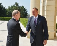 Президенты Азербайджана и России провели встречу один на один (версия 2) (ФОТО)
