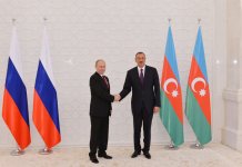 Президенты Азербайджана и России провели встречу один на один (версия 2) (ФОТО)