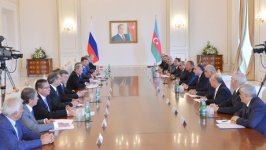Президент Ильхам Алиев: У Азербайджана и России по всем вопросам очень схожие позиции (версия 2) (ФОТО)
