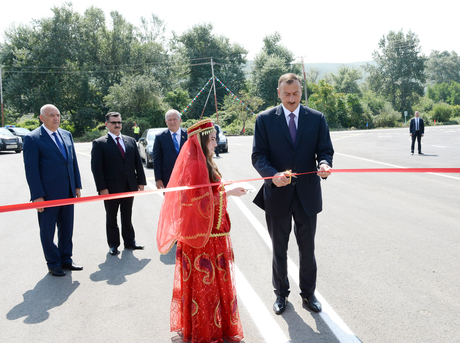 Президент Азербайджана принял участие в открытии автодороги в Исмаиллинском районе (ФОТО)