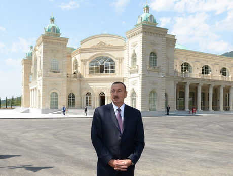 Президент Азербайджана принял участие в открытии Конгресс-центра Гейдар Алиев в Габалинском районе (ФОТО)