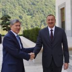 Президенты Азербайджана и Кыргызстана отметили перспективы сотрудничества в транспортной сфере (ФОТО)