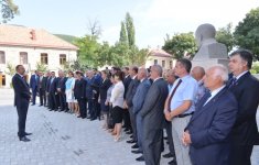 Президент Азербайджана ознакомился с ходом работ по капремонту и реконструкции в здании Шекинского государственного драмтеатра (ФОТО)