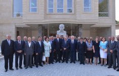 Президент Азербайджана ознакомился с ходом работ по капремонту и реконструкции в здании Шекинского государственного драмтеатра (ФОТО)