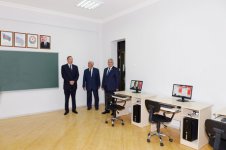 Ильхам Алиев ознакомился с условиями в новом здании школы в Сабирабаде (ФОТО)