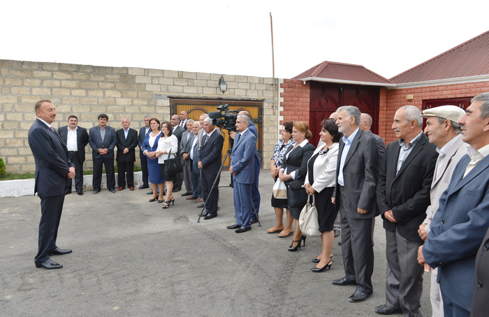 Azerbaijani President Ilham Aliyev inspects reconstruction work to improve internal roads in Mashtaga (PHOTO)
