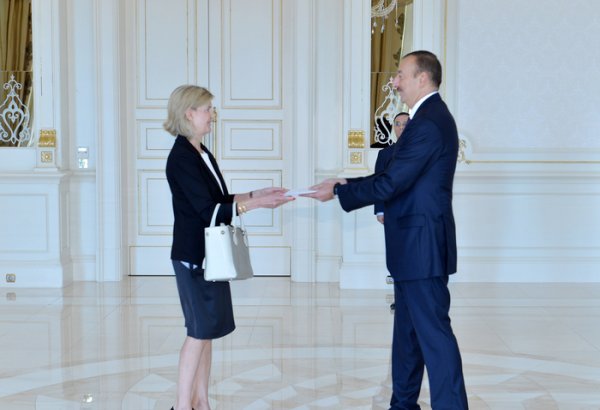 Azerbaijani President receives credentials of Belgian ambassador (PHOTO)
