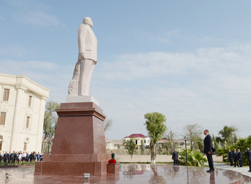 Президент Азербайджана прибыл с визитом в Сальянский район (ФОТО)