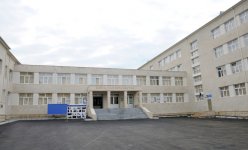 Президент Азербайджана ознакомился с состоянием зданий двух школ в Хатаинском районе Баку после реконструкции (ФОТО)