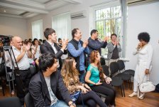 Известные исполнители из Кубы, Казахстана и Таджикистана встретились с коллективом школы имени Бюльбюля (фото)